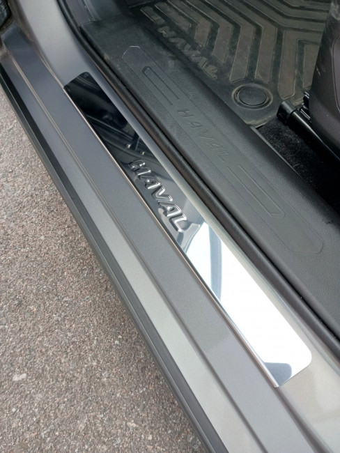 Накладки на пороги Haval Jolion со штампом Haval, к-т 4шт. нержавеющая сталь