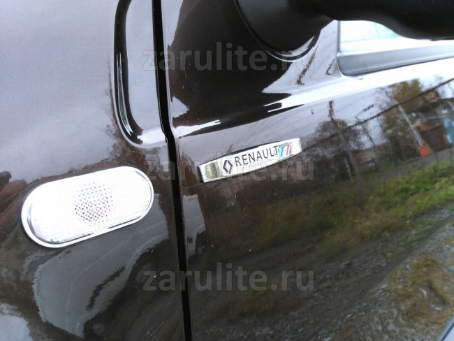 Декоративные накладки шильды Renault, 2шт. Декоративные накладки шильды Renault, 2шт.