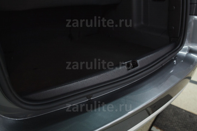 Накладка на порожек багажника Renault Duster 2010- Nissan Terrano 2014
