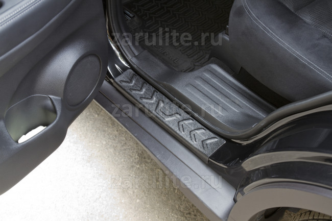 Накладки на внутренние пороги дверей Nissan X-trail 2015-н.в.