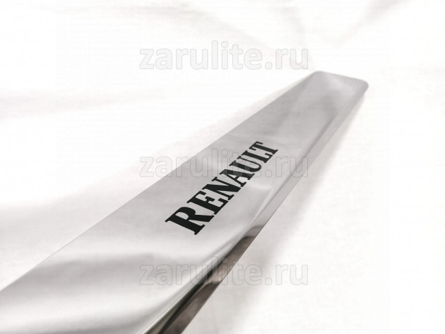 Накладки на пороги Duster с надписью краской Renault, нержавеющая сталь